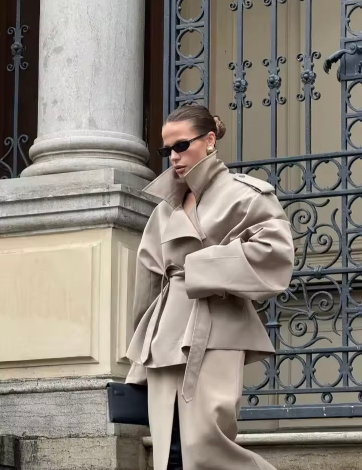 Trench coat con cintura - beige